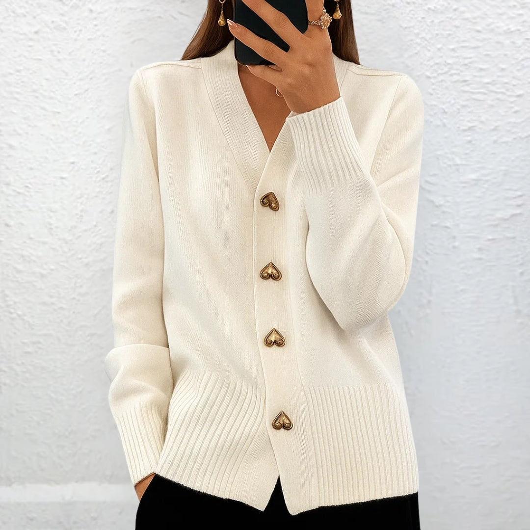 リディア™ | ハートボタン付きエレガントセーター