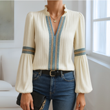 ペトラ™ | Vネックのレースブラウス