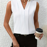 アンナベル™ | Vネックのノースリーブブラウス