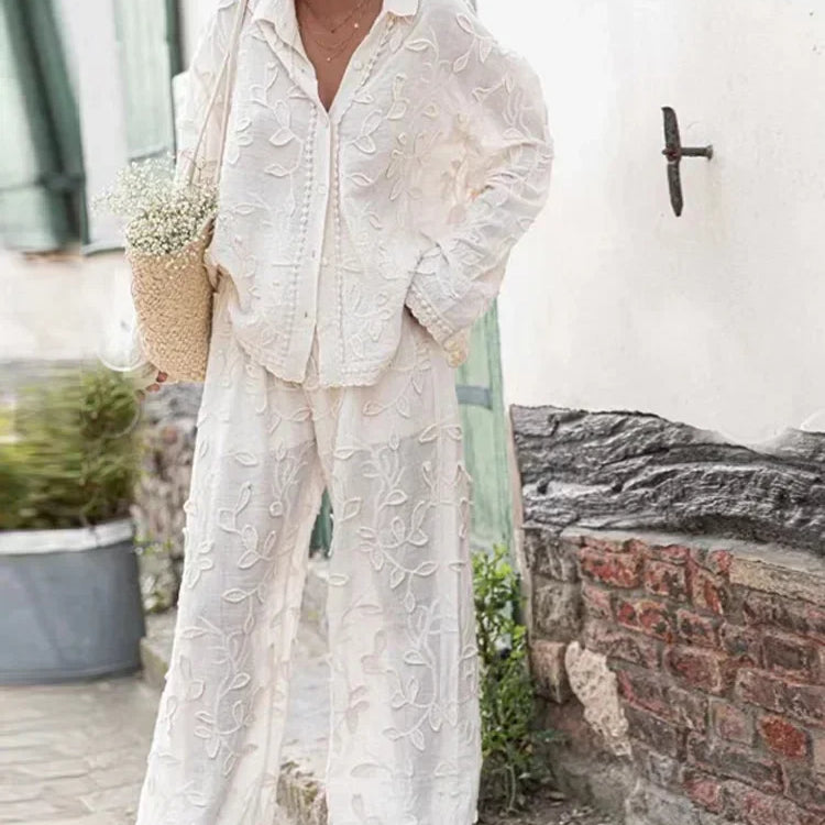 エレガントなスティックパンツセットと長袖ブラウス