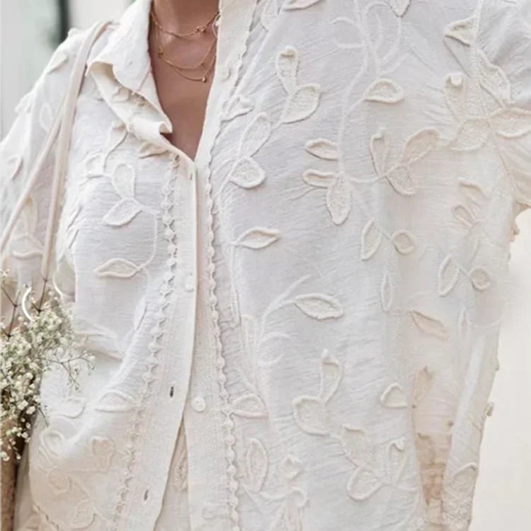 エレガントなスティックパンツセットと長袖ブラウス