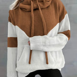 ピンクのカラーブロックデザインのプルオーバー、ドローストリング付きフード