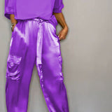 エミー – スタイリッシュなカジュアルサテンセット